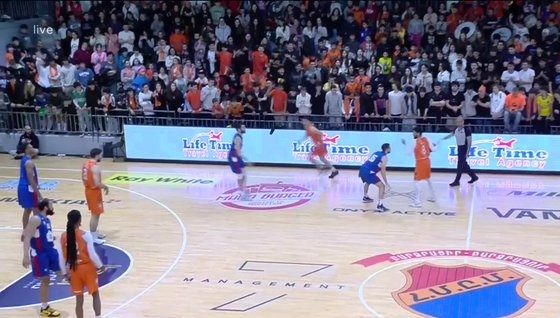 من المواجهة