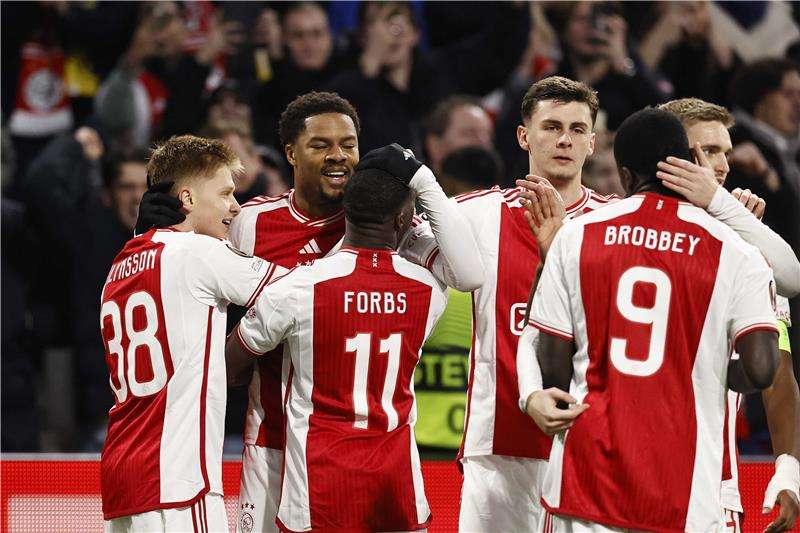 لاعبو أياكس أمستردام