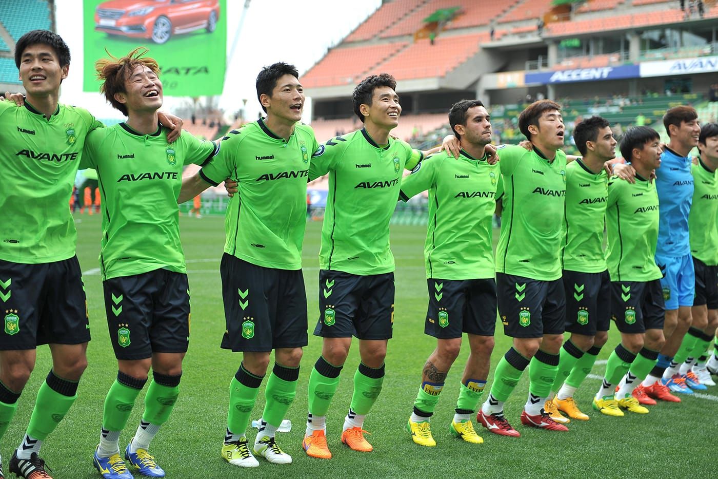 لاعبو تشونبوك موتورز