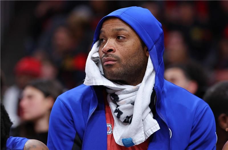 بي.جيه. تاكر