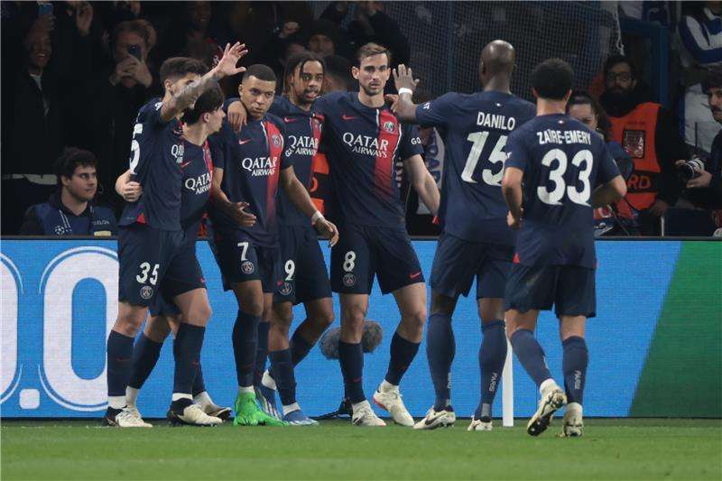 لاعبو باريس سان جيرمان