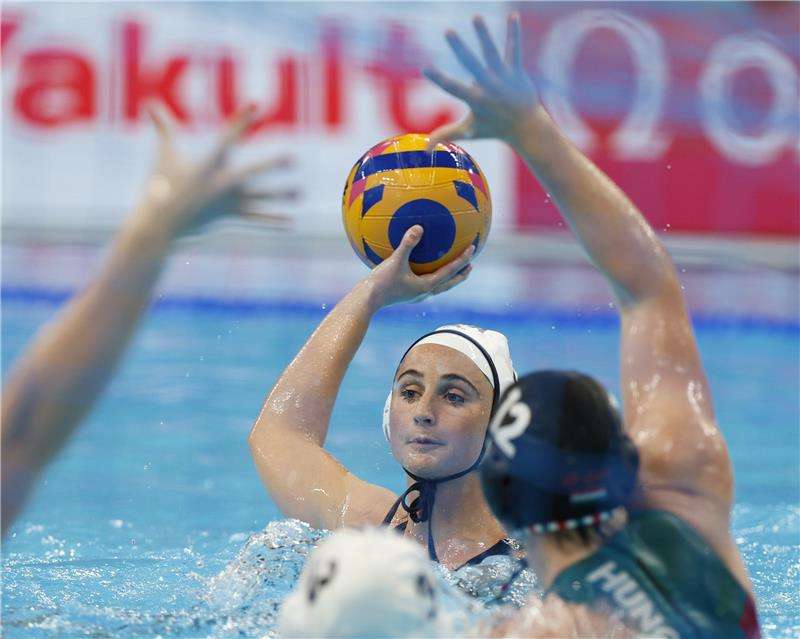 من مواجهة أمريكا والمجر