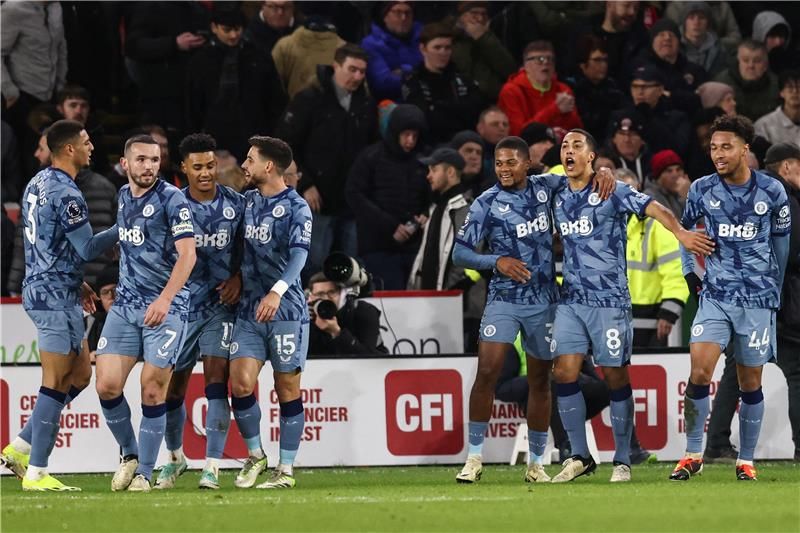 لاعبو أستون فيلا