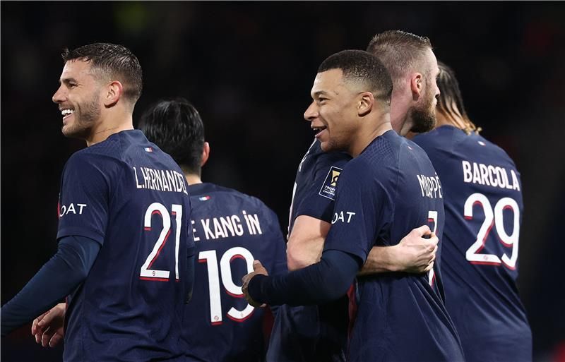 لاعبو باريس سان جيرمان