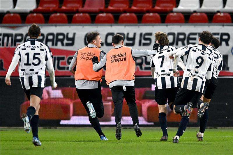 لاعبو أوتريخت