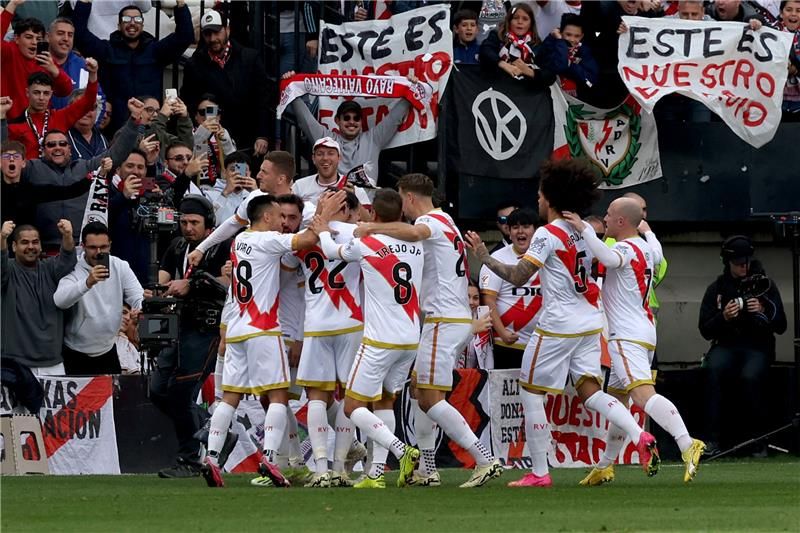 لاعبو رايو فاليكانو