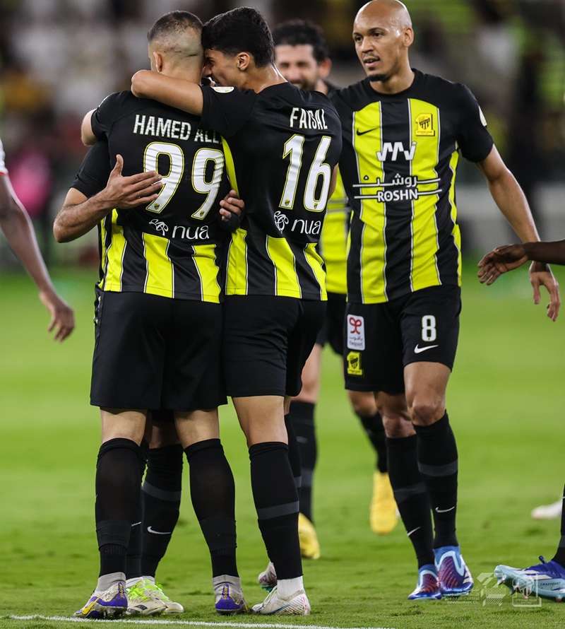 لاعبو الاتحاد
