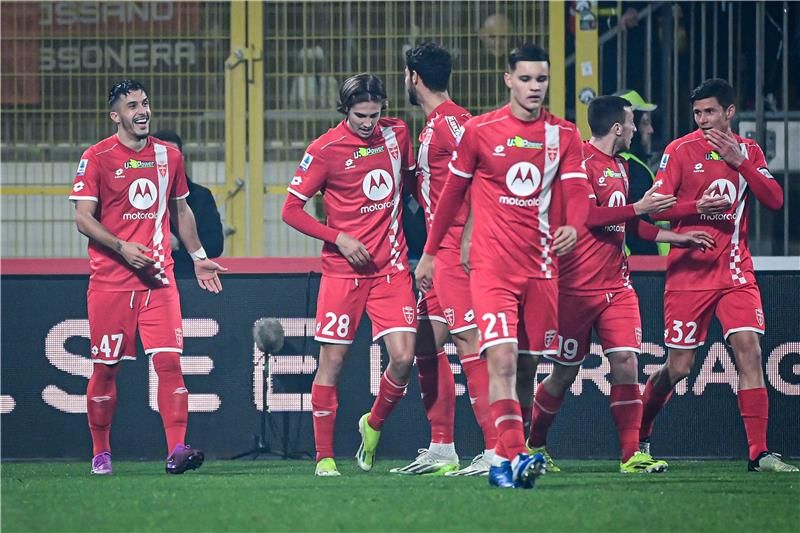 لاعبو مونزا