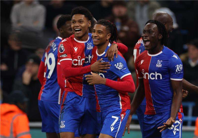 لاعبو كريستال بالاس