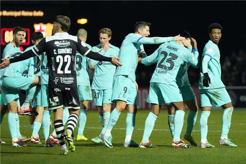 لاعبو برشلونة