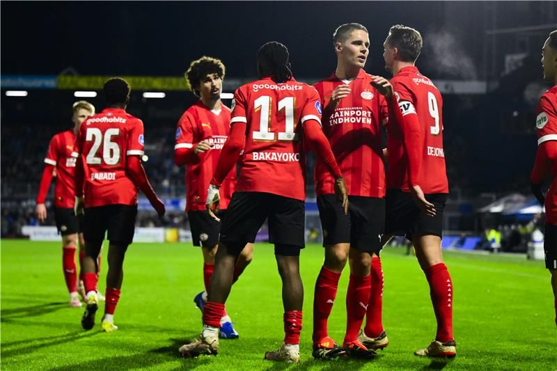 لاعبو آيندهوفن