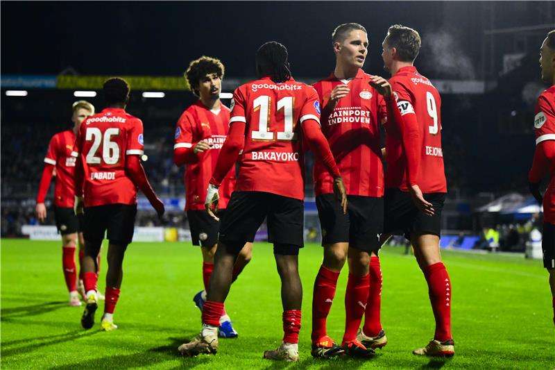 لاعبو آيندهوفن