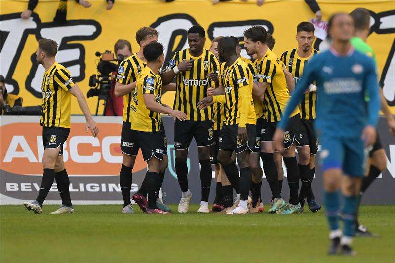 لاعبو فيتيسه أرنهايم