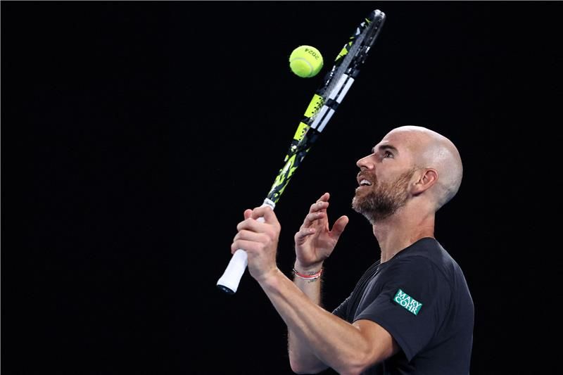 أدريان مانارينو