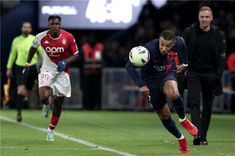 لقاء سابق بين الفريقين