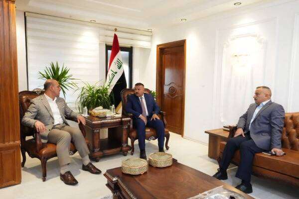 من الاجتماع