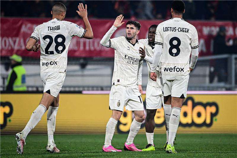 لاعبو ميلان