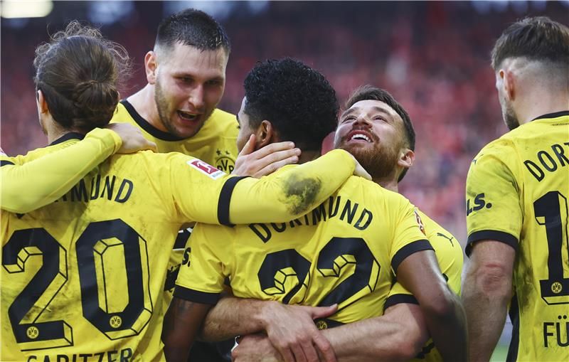 لاعبو بوروسيا دورتموند