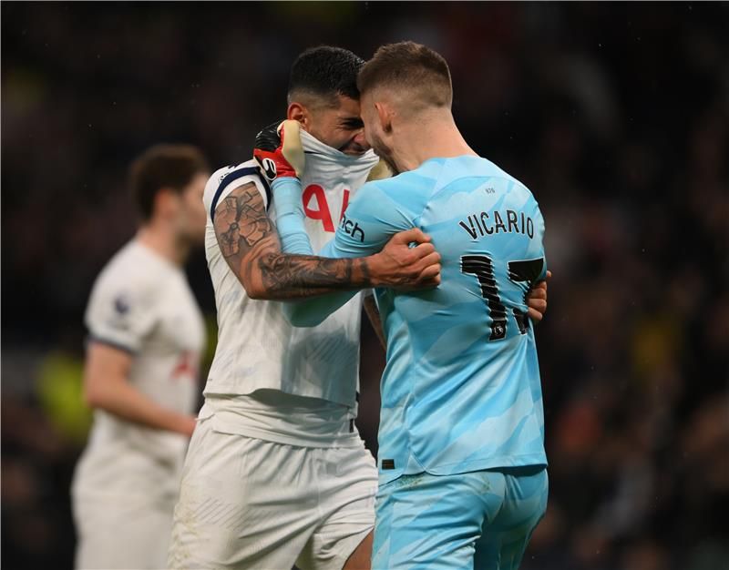 فيكاريو حارس مرمى توتنهام