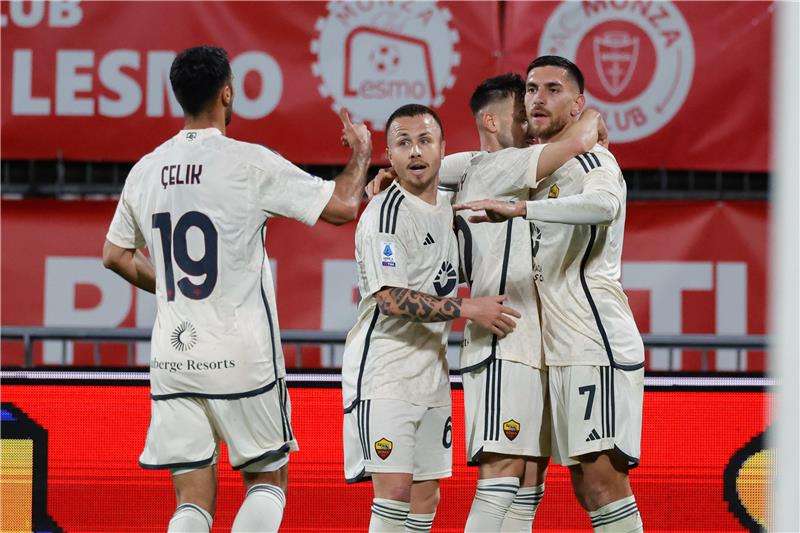 فرحة لاعبي روما