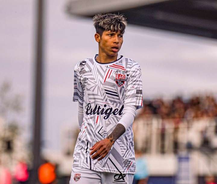 النيبالية سابيترا بهانداري مع جانجون الفرنسي