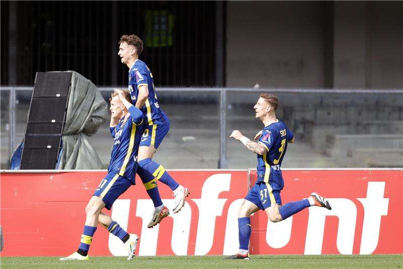 لاعبو فيرونا