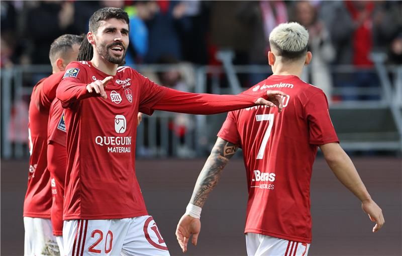 لاعبو بريست