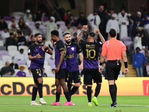 لاعبو العين