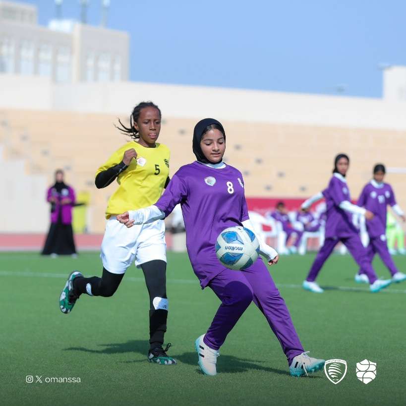 من منافسات دوري المدارس للفتيات بعمان