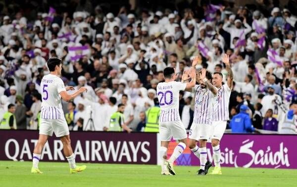 فرحة لاعبي العين