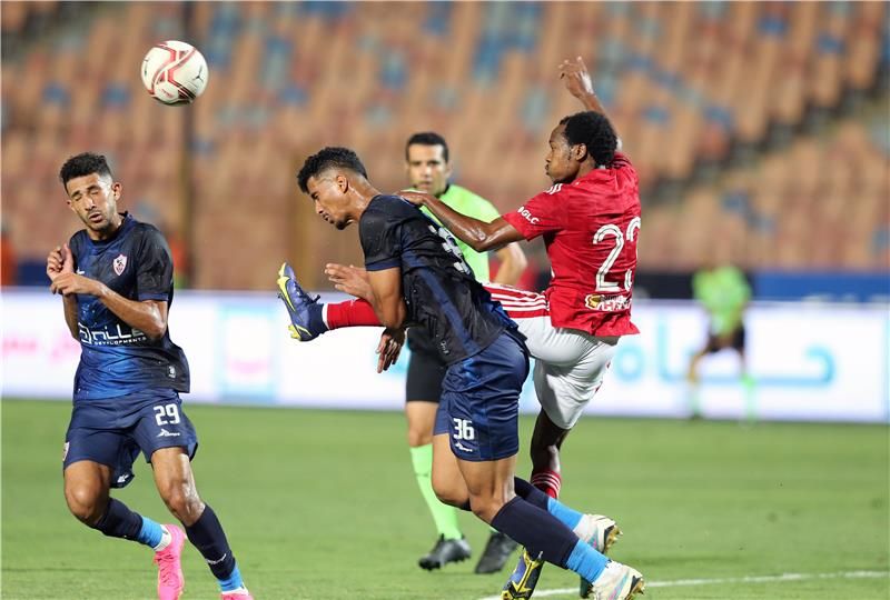 لقاء سابق بين الفريقين