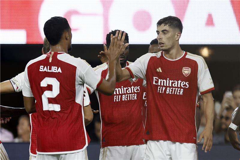 كاي هافيرتز مع لاعبي آرسنال