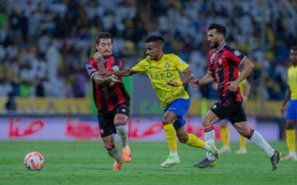 لقاء سابق بين الفريقين