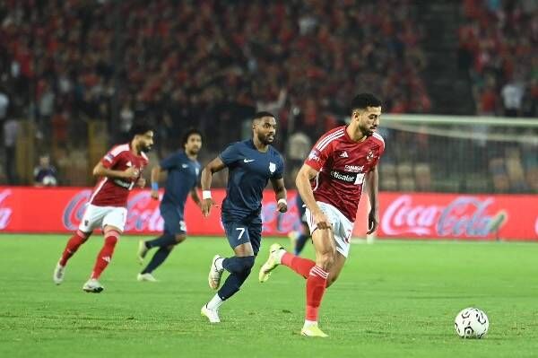 لقاء سابق بين الفريقين