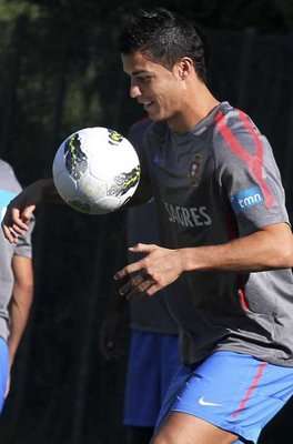 رونالدو يشارك في تدريبات البرتغال إستعدادا لمواجهة أيسلندا