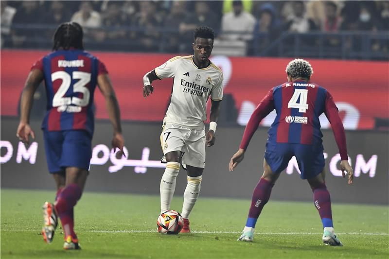 كلاسيكو سابق بين الفريقين