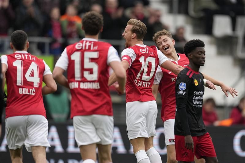 لاعبو ألكمار