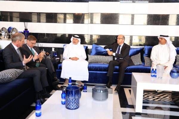 من الاجتماع