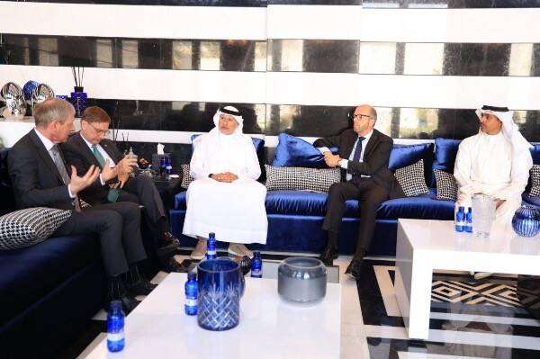 من الاجتماع