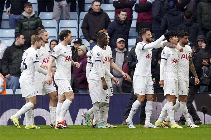 فرحة لاعبي توتنهام