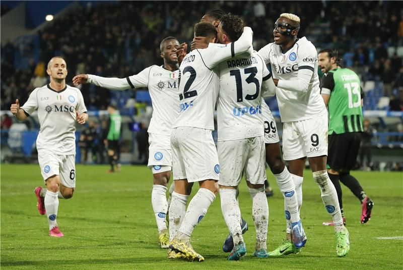 لاعبو نابولي