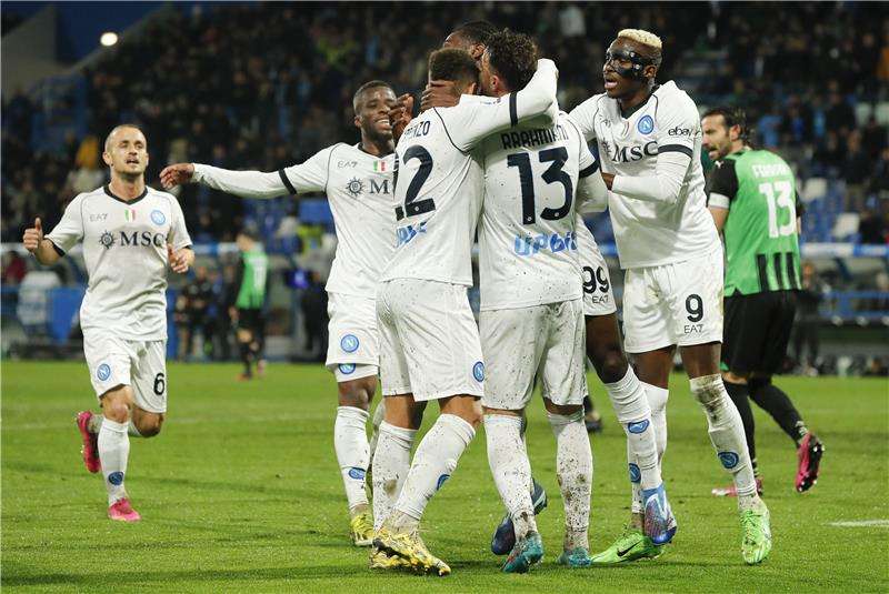 لاعبو نابولي