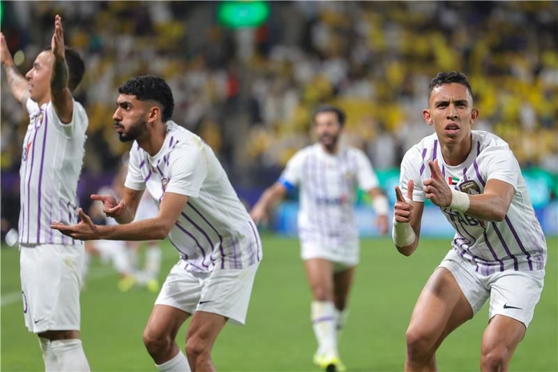 لاعبو العين