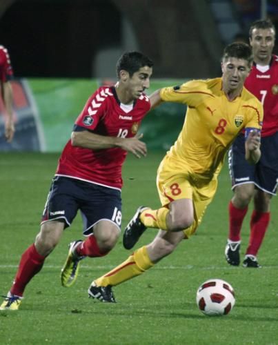 جانب من لقاء أرمينيا ومقدونيا في تصفيفات يورو 2012