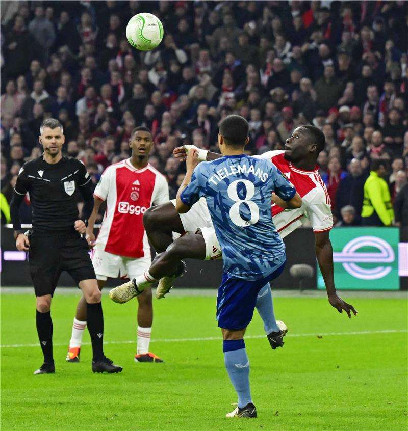 من مواجهة الذهب بين أياكس وأستون فيلا