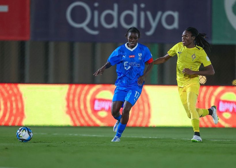 التنزانية لوفانجا (يمين) والكاميرونية دابدا