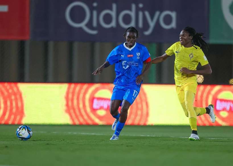 التنزانية لوفانجا (يمين) والكاميرونية دابدا