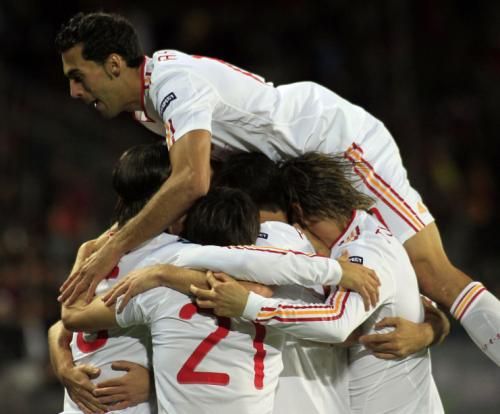 2011-10-07t192720z_01_nso02_rtridsp_3_soccer-euro_reuters