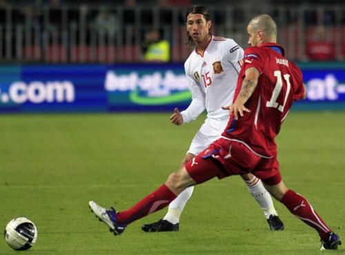 2011-10-07t194830z_01_nso05_rtridsp_3_soccer-euro_reuters