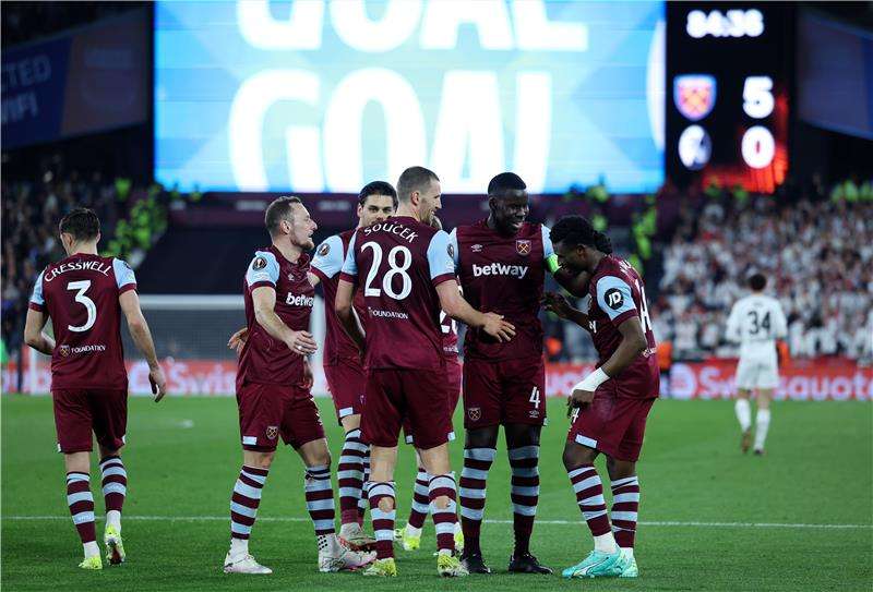 فرحة لاعبي وست هام